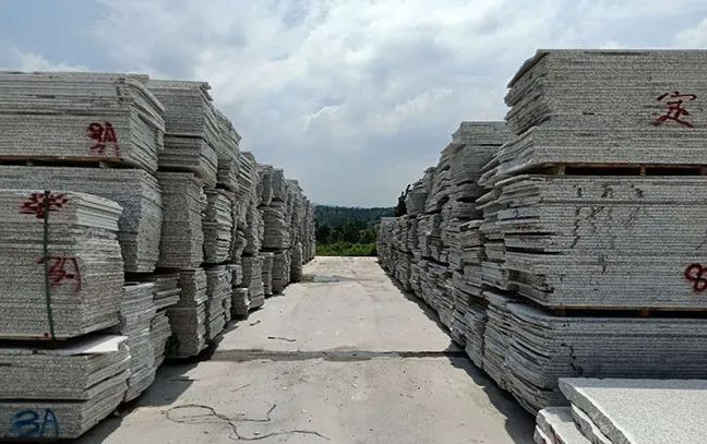 花崗巖廠家推薦：芝麻白石材，經(jīng)典永不過時(圖3)